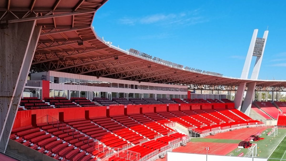La remodelación del Estadio Mediterráneo sigue su curso.