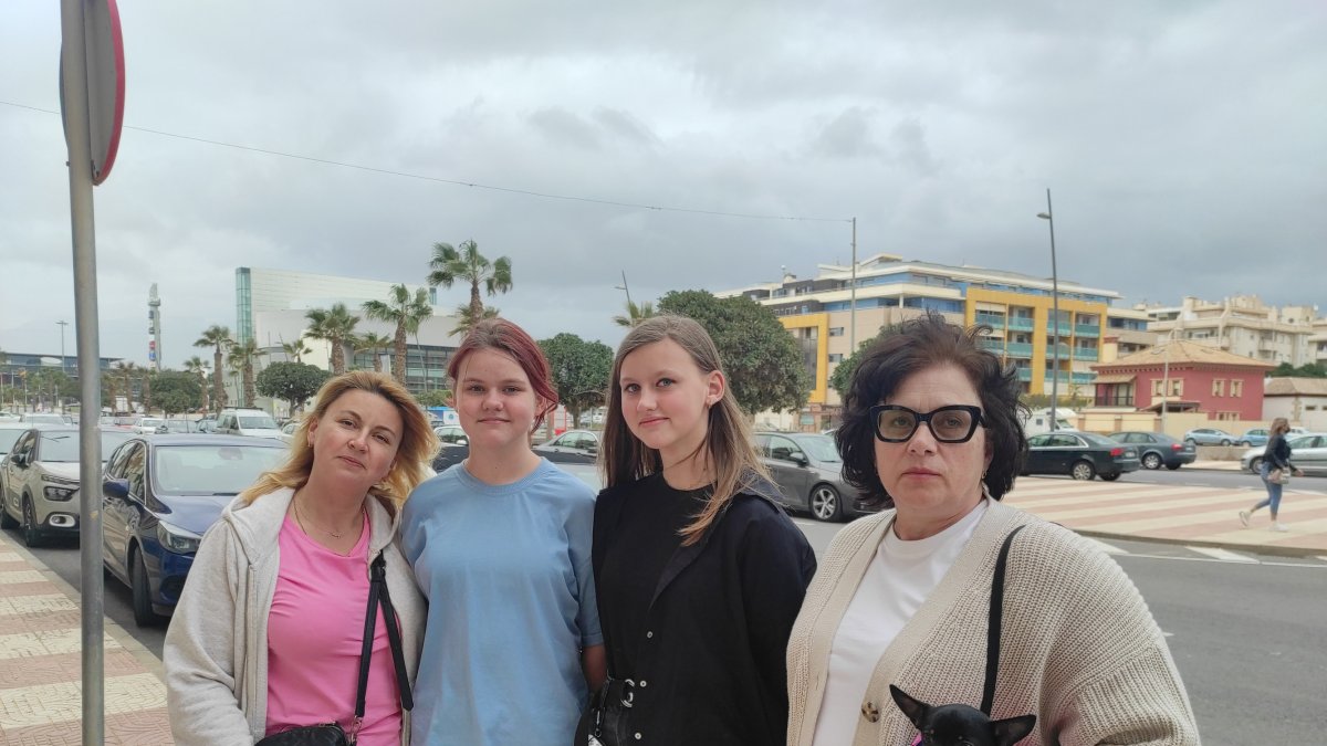 Natalia, María, Oleksandra y Valentina, en Roquetas de Mar