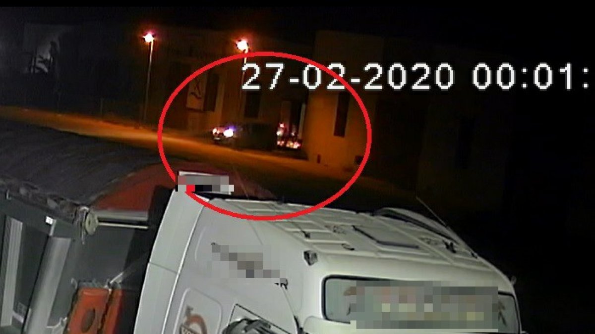 La cámara de vídeo grabó a los dos agentes de la Guardia Civil.