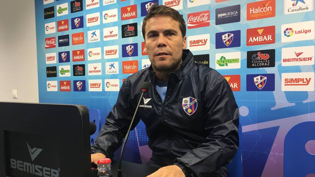 Rubi en la sala de prensa de El Alcoraz, un campo que conoce fenomenal.