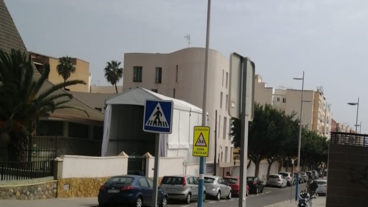 La carpa de Montserrat, un nuevo signo de la Semana Santa.