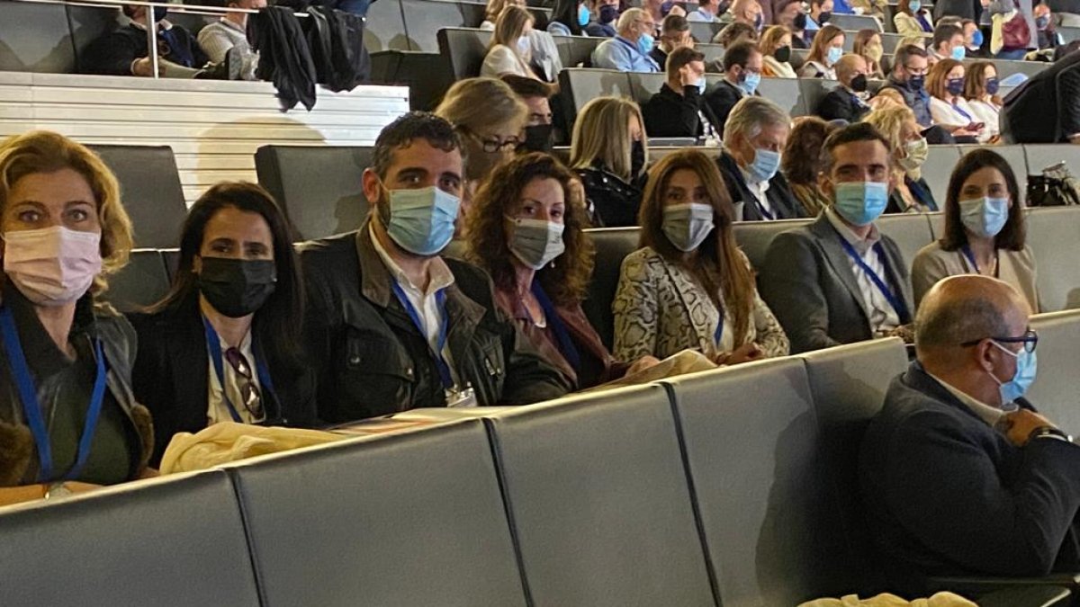 Alcalde y concejales del Ayuntamiento de Almería en el Plenario del Congreso del PP.