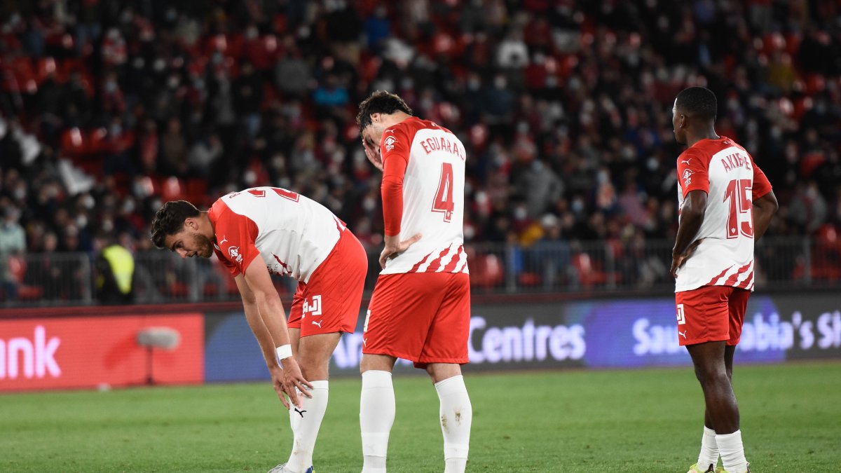 Babic, Eguaras y Akieme en el partido con el Lugo.