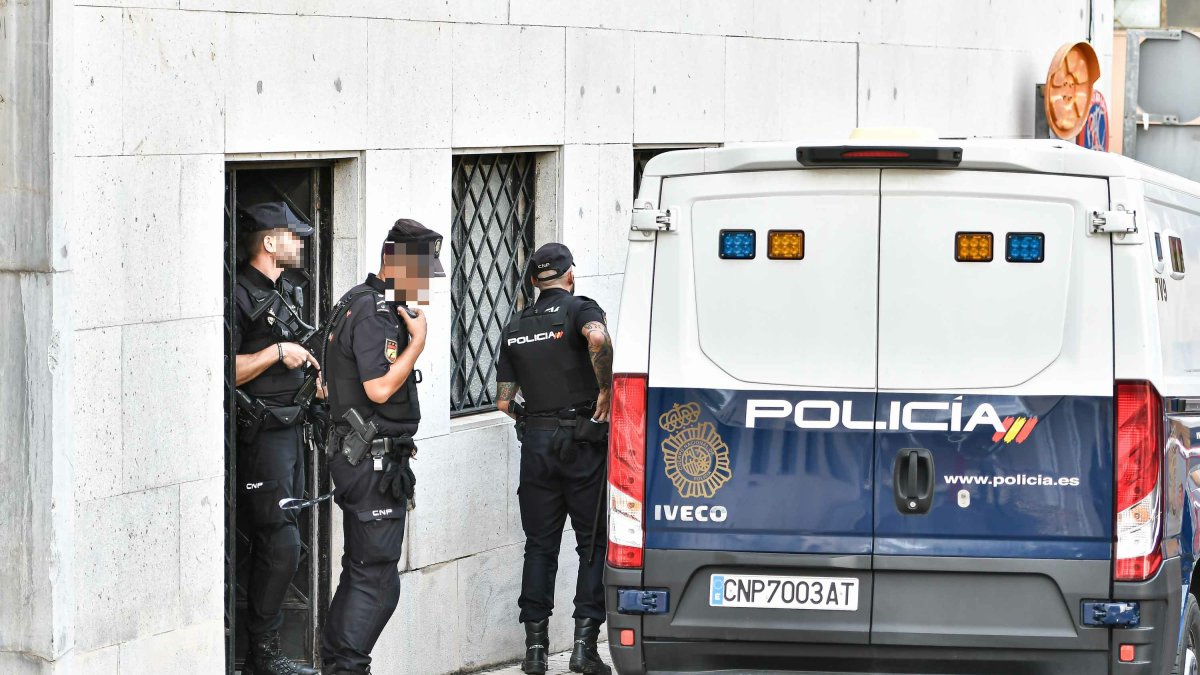 Policía Nacional en la Audiencia Provincial de Almería