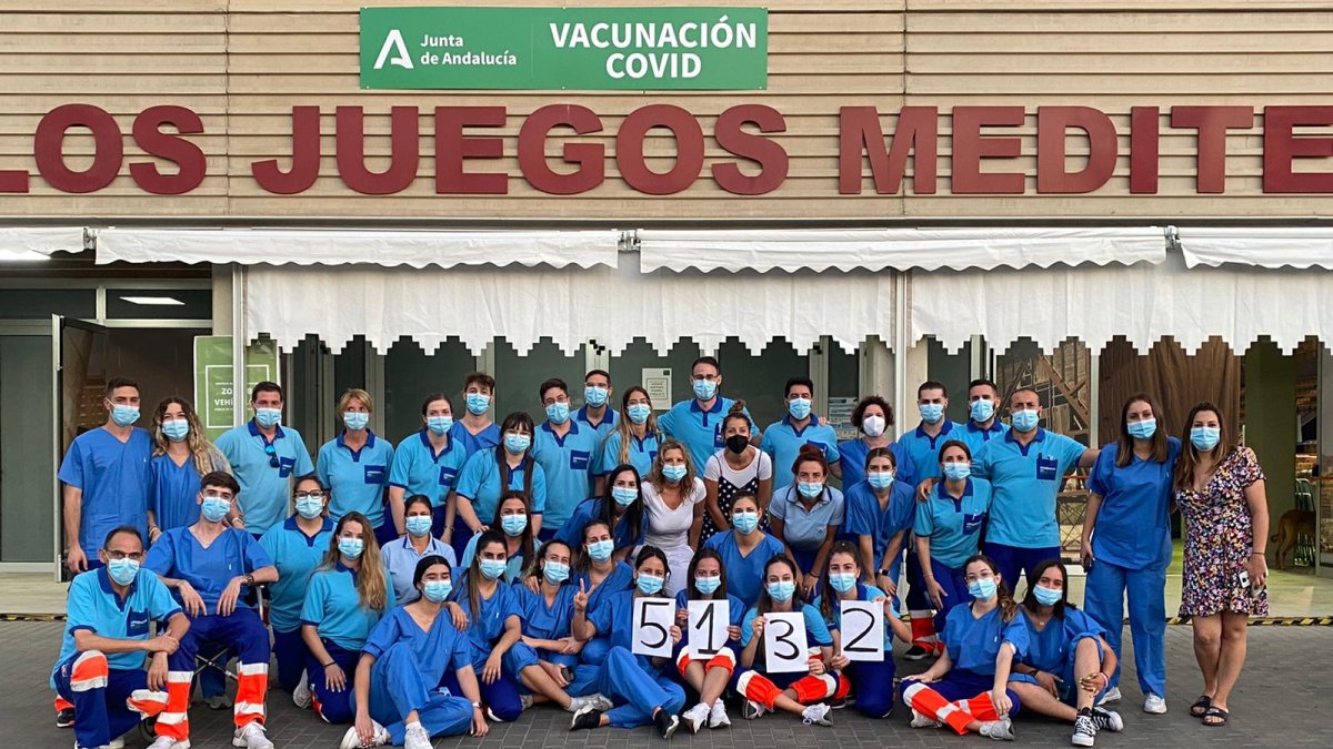 Imagen de archivo de una foto de familia de los sanitarios del Palacio.