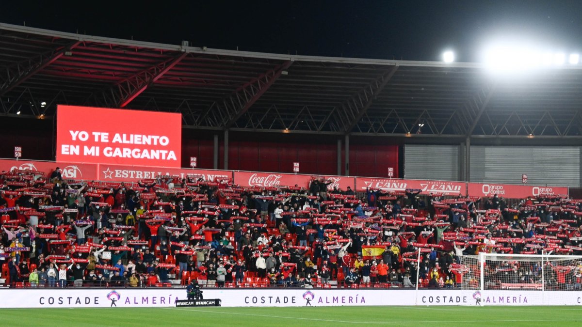 Bufandeo en el Estadio de los Juegos Mediterráneos.