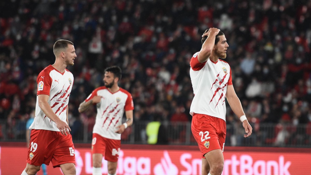 Babic y Ely en el partido del lunes contra la Ponferradina.