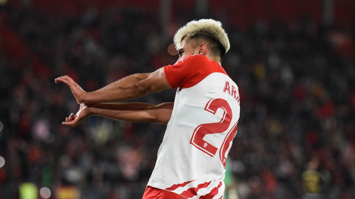 Arnau Puigmal celebrando su gol frente a la Ponferradina.