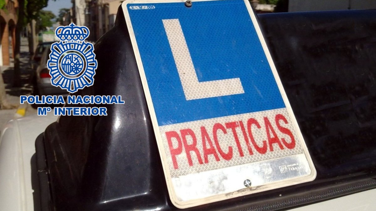 La autoescuela dio aviso a la Policía Nacional.