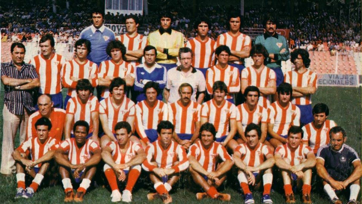 Plantilla de la A. D. Almería con José María Maguregui.