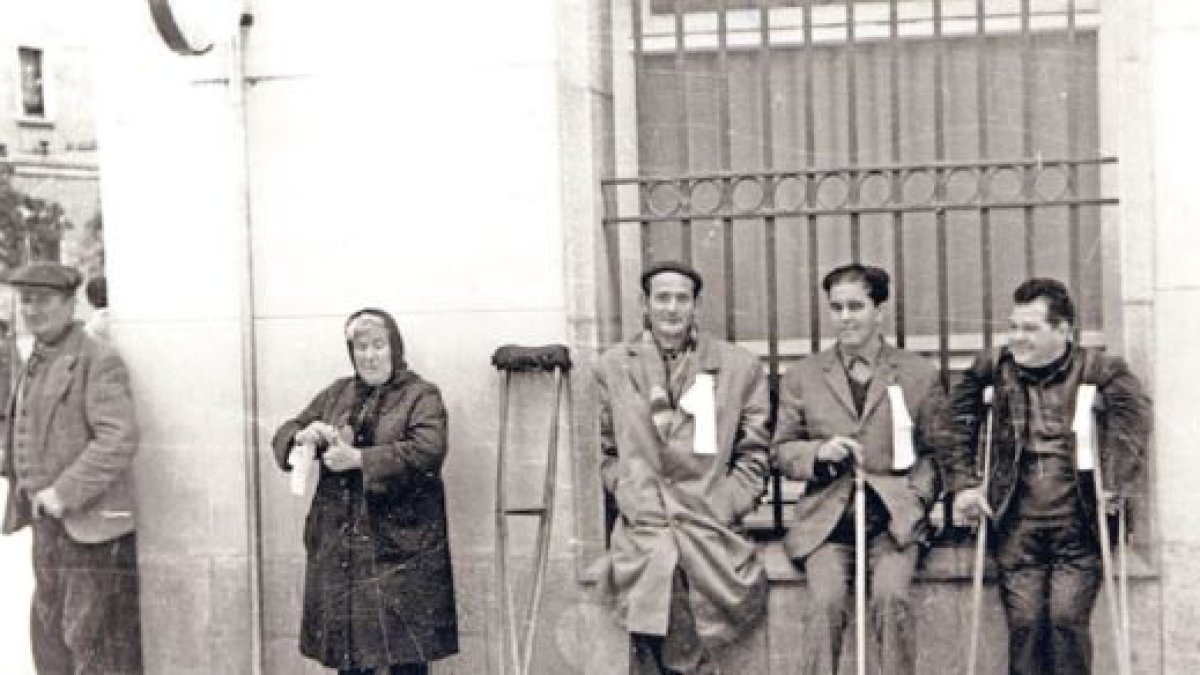 Vendedores de cupones en los años 60.