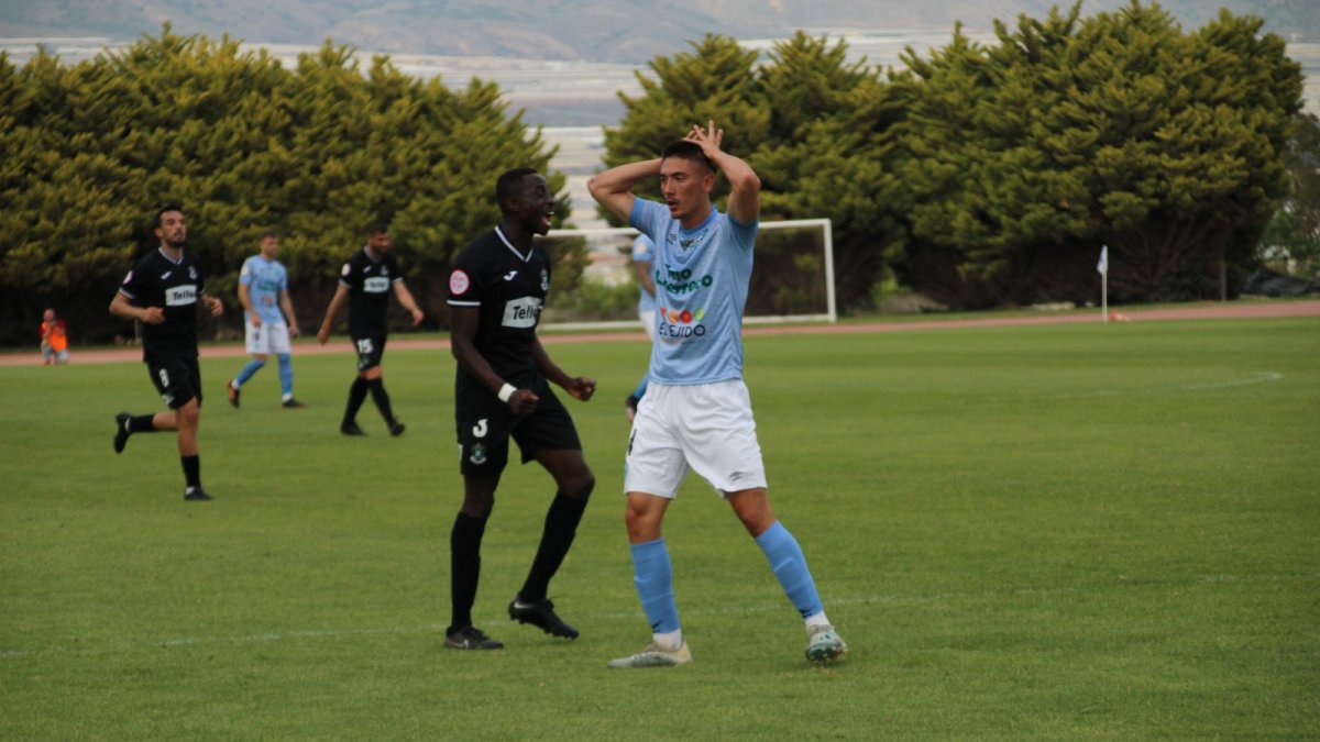 Decepción en el equipo celeste tras perder en casa.