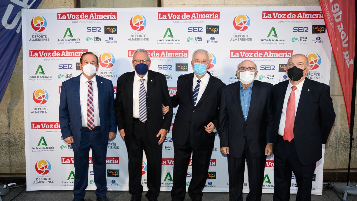 Onofre Diaz, Manolo García, Guillermo Blanes, Sebastián Moyano y Luis Guillén.