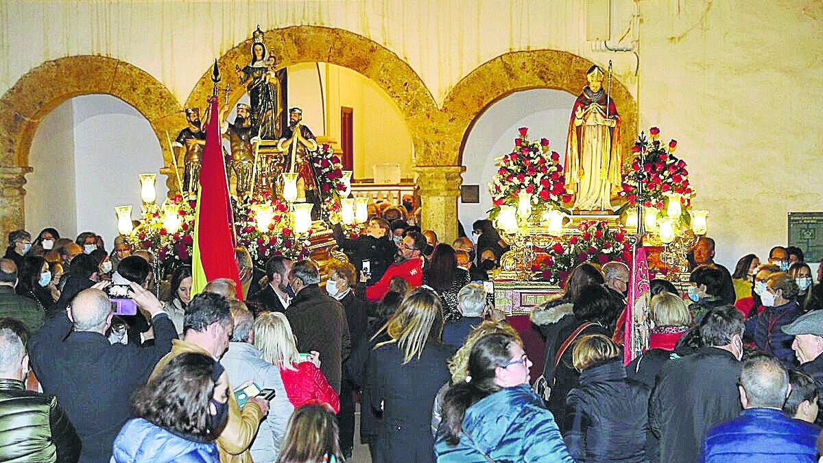Los patronos volvieron a estar arropados por el fervor de sus vecinos en las calles de Abla.