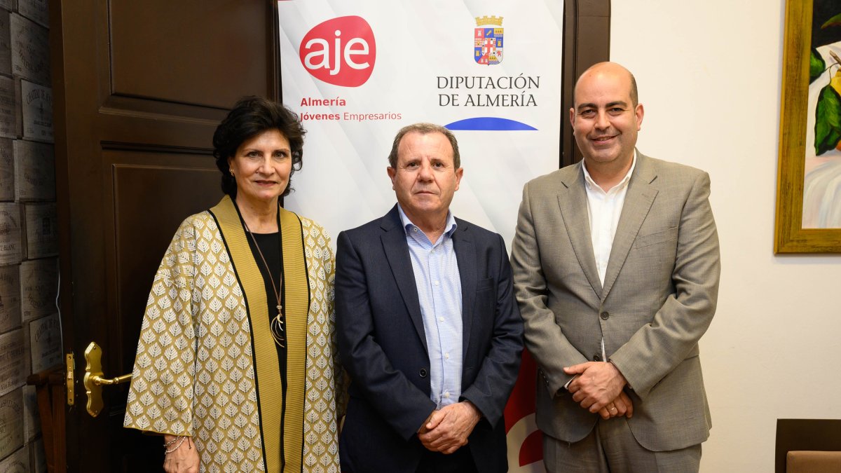 Carmen Navarro, Jerónimo Parra y José González.