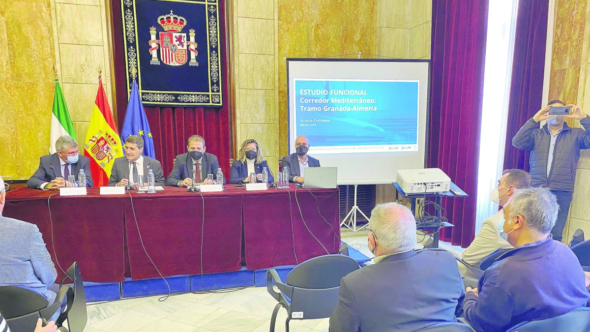 Reuniones en Almería sobre el futuro del tren.
