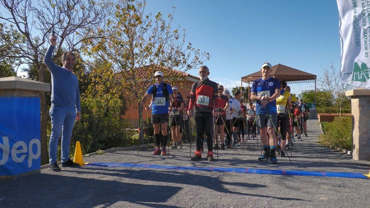 Juanjo Segura dio la salida a la carrera.