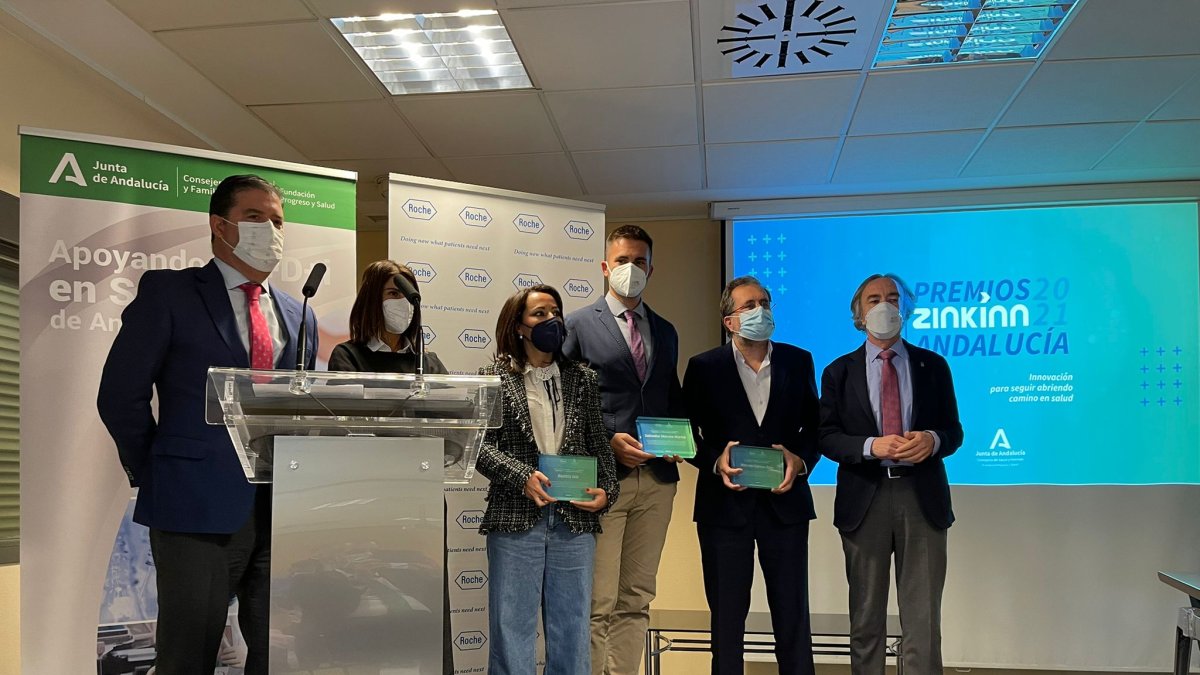 Recogiendo el galardón en los Premios Zinkinn Andalucía.