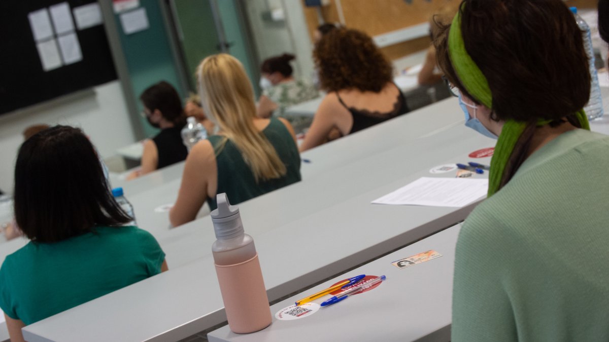 Foto de archivo de varios opositores a Educación Secundaria, Formación Profesional o Enseñanzas Artísticas.