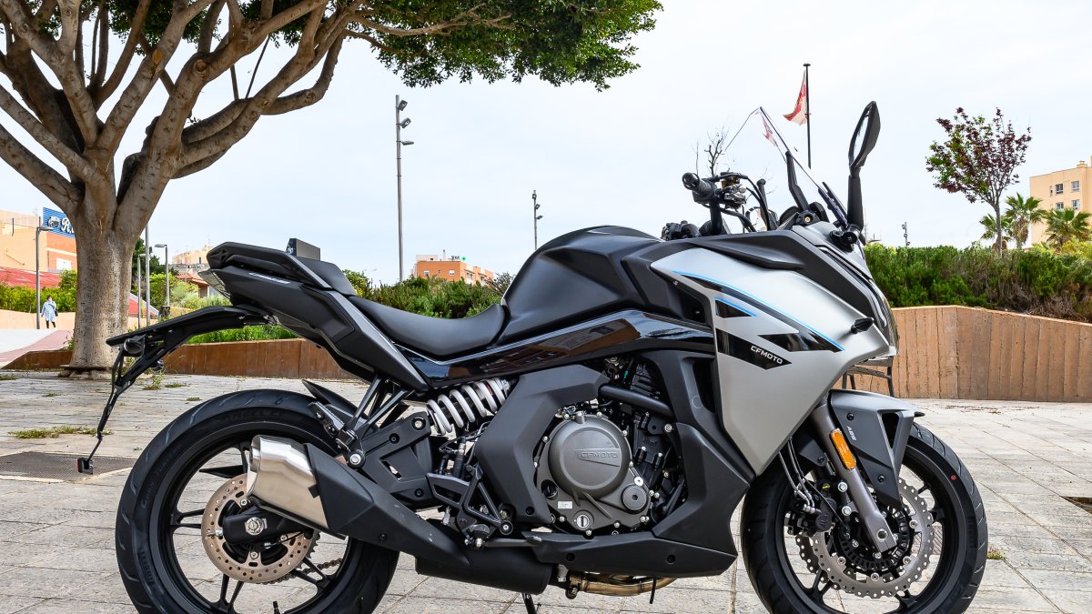 La CF Moto 650 GT es una moto de turismo que presume de un aspecto deportivo y un alma de Gran Turismo