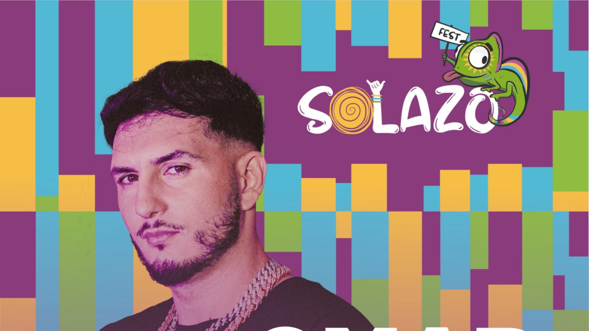 El artista Omar Montes en concierto.