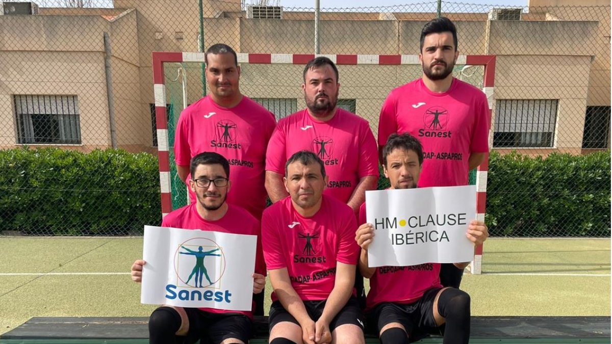 El equipo almeriense preparado para reinar en la pista.