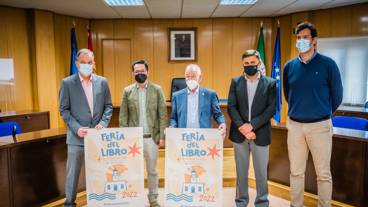 la Feria del Libro 2022 que se celebrará del 5 al 8 de mayo en la explanada del Faro junto al Castillo de Santa Ana.