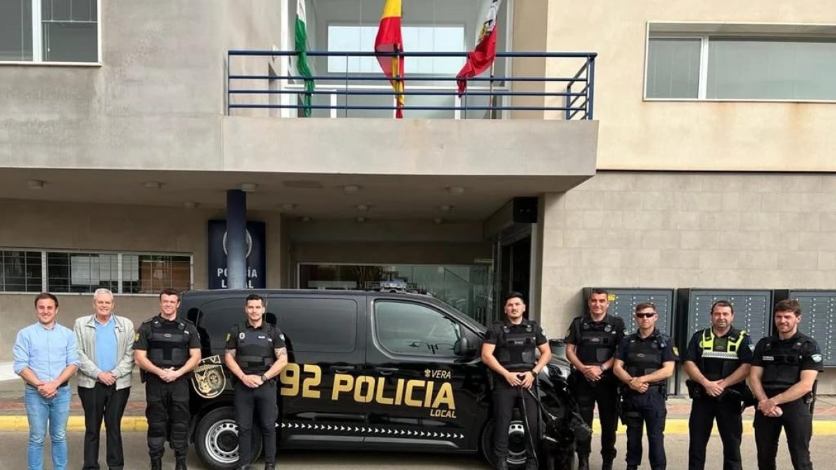 El nuevo vehículo que ha recibido el cuerpo de Policía Local de Vera.