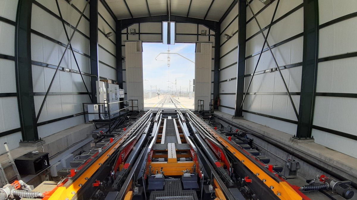 Imagen de archivo de un cambiador de ancho de vía.