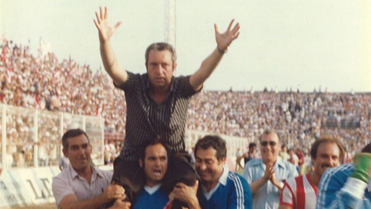 Así se celebró el primer ascenso a Primera con José María Maguregui.