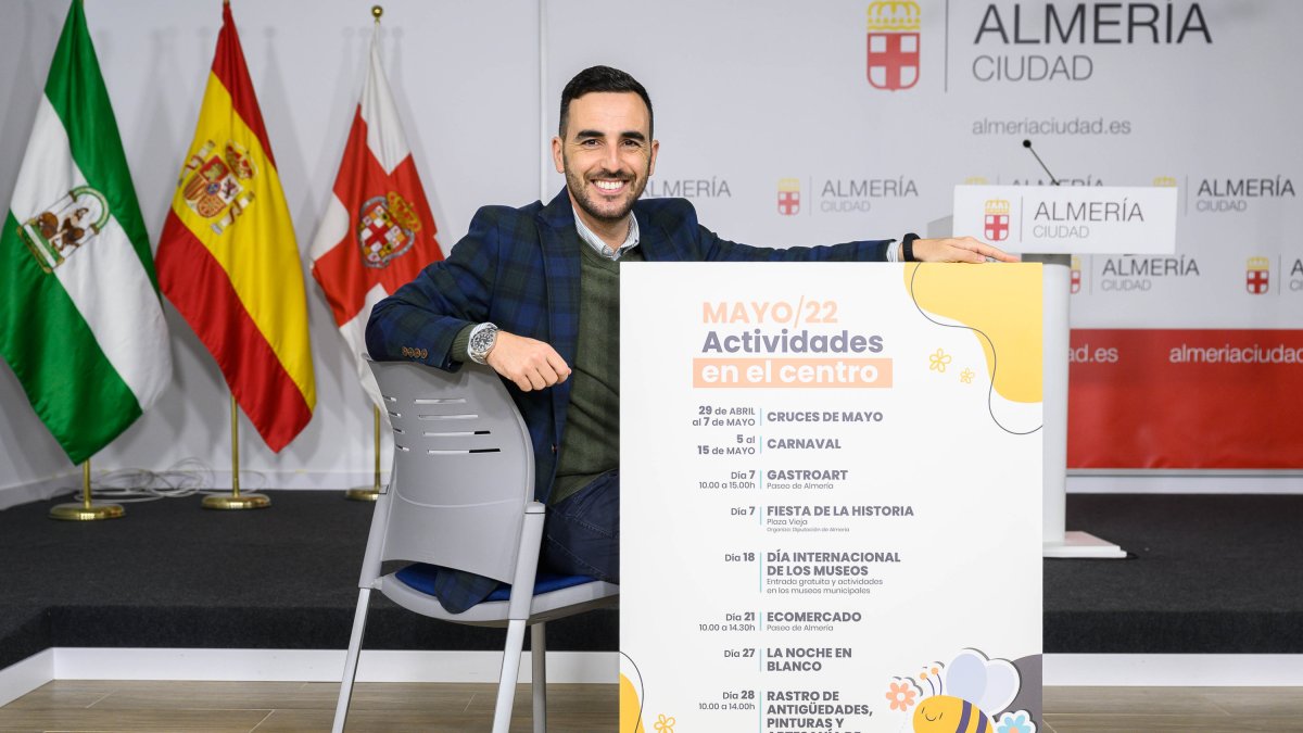 Carlos Sánchez, concejal de Promoción de la Ciudad con el programa