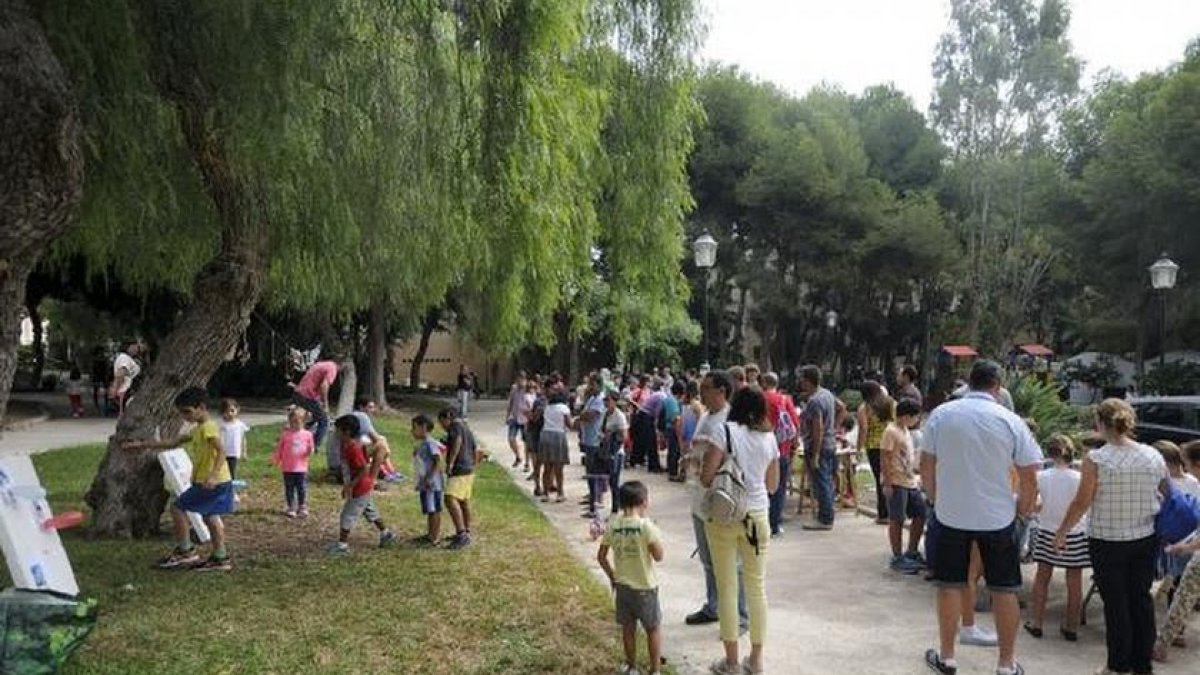 Estimula la imaginación de los pequeños con las historias del gran elefante del Parque Andrés Segovia de Aguadulce.