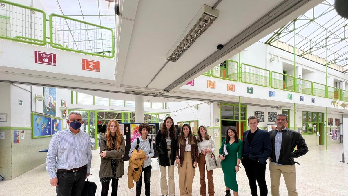 Los alumnos premiados en el concurso de programación de videojuegos.