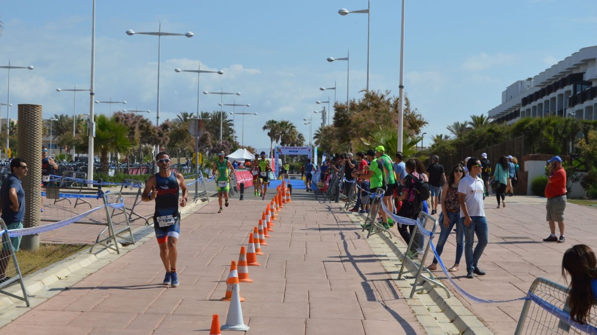 El triatlón en Almería sigue creciendo con Jairo Ruiz como referencia.