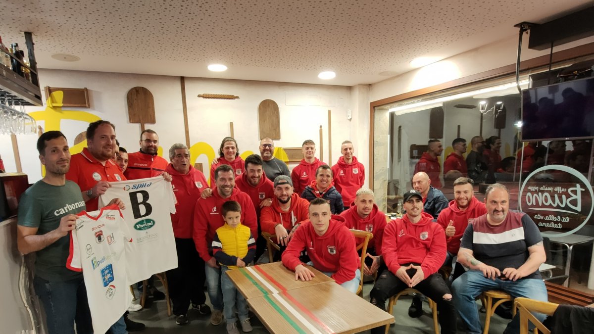 La expedición del club italiano cenó este jueves en un conocido restaurante de la capital almeriense.