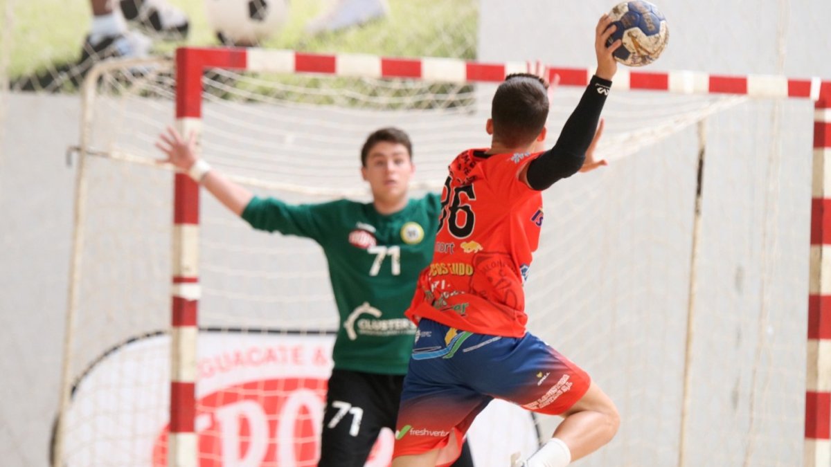 Una jugada del partido.