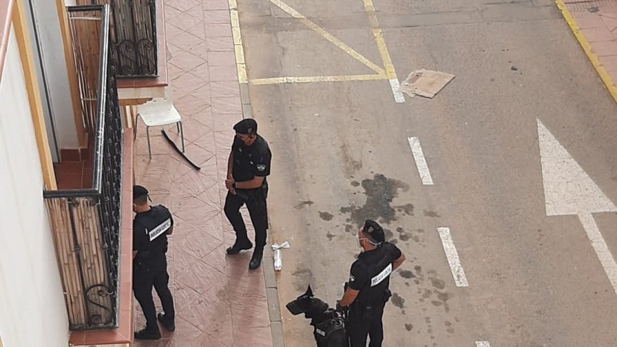 Agentes de la Policía Local durante una intervención en una imagen de archivo.
