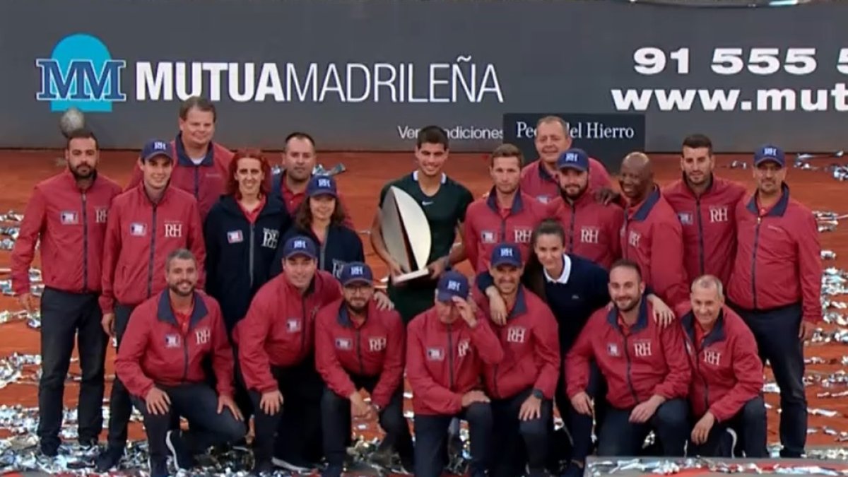 José Miguel Alfonso, en cuclillas, primero por la izquierda.