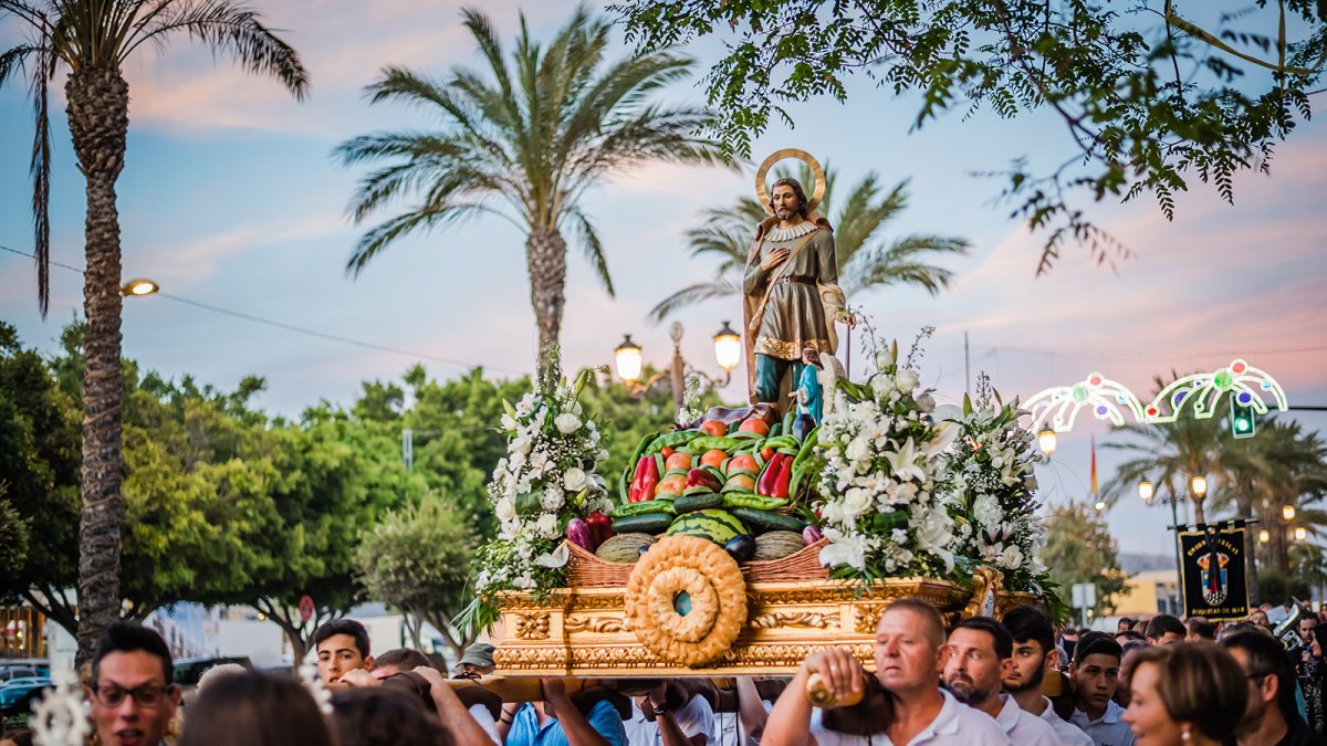 El domingo a las 20:45h tendrá lugar la procesión de San Isidro por las calles de El Parador.