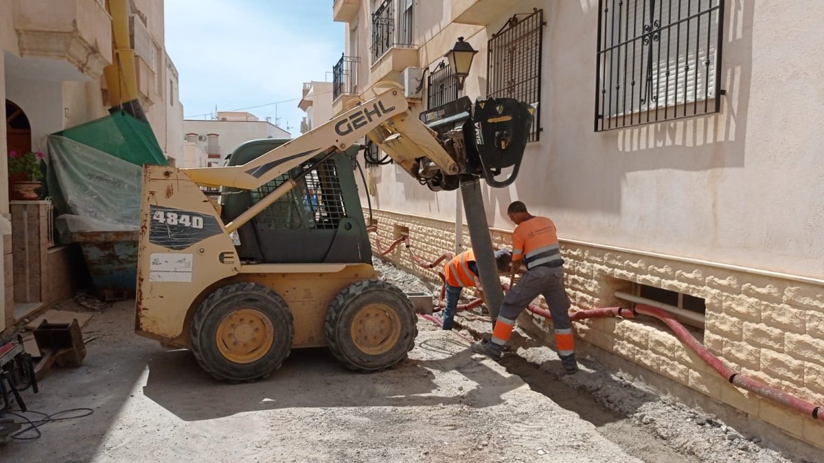 Obras en una de las calles objeto de la polémica.