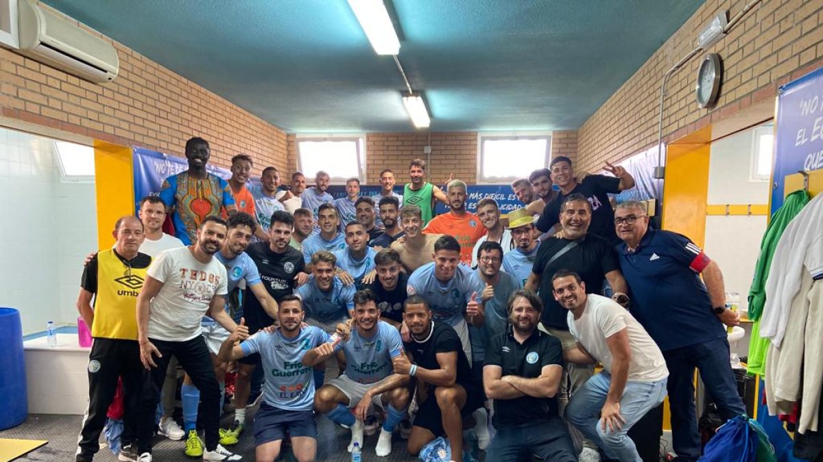 Última foto de vestuario ejidense en la temporada 21-22.