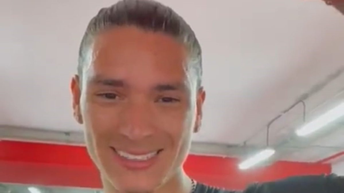 Darwin Núñez sigue en Almería.