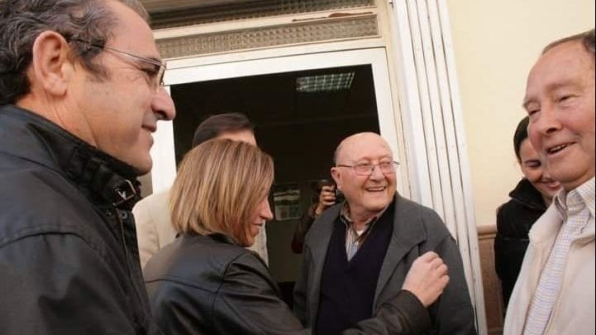 Pepe Serrano, junto a Carmen Chacón.