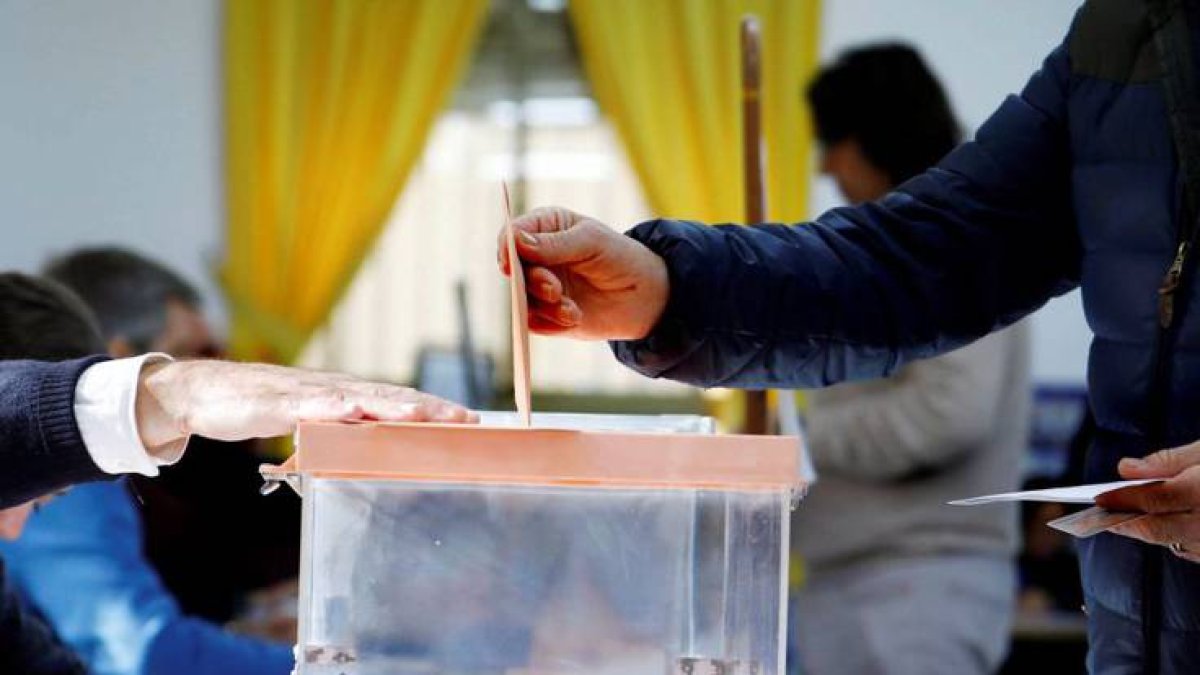 Cada miembro de la mesa electoral recibirá la misma retribución.