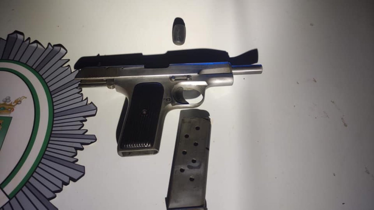 El arma incautada por la Policía local de Cuevas del Almanzora.
