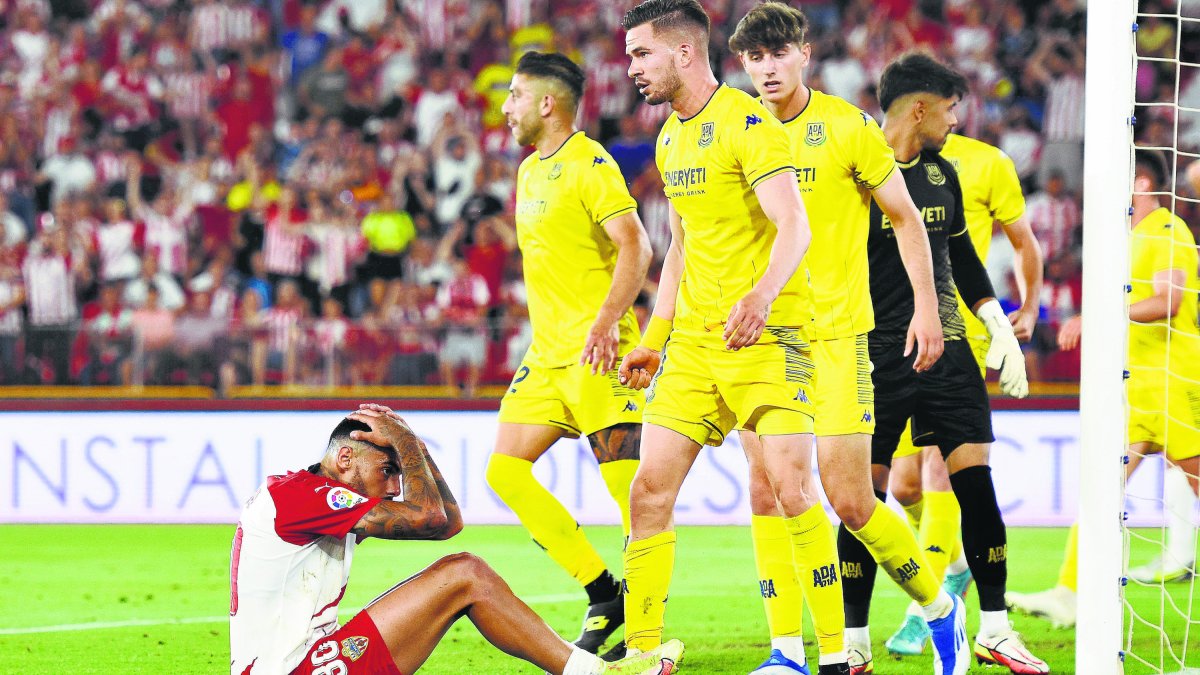 Los amarillos fueron mejores que un Almería muy pobre en ataque.