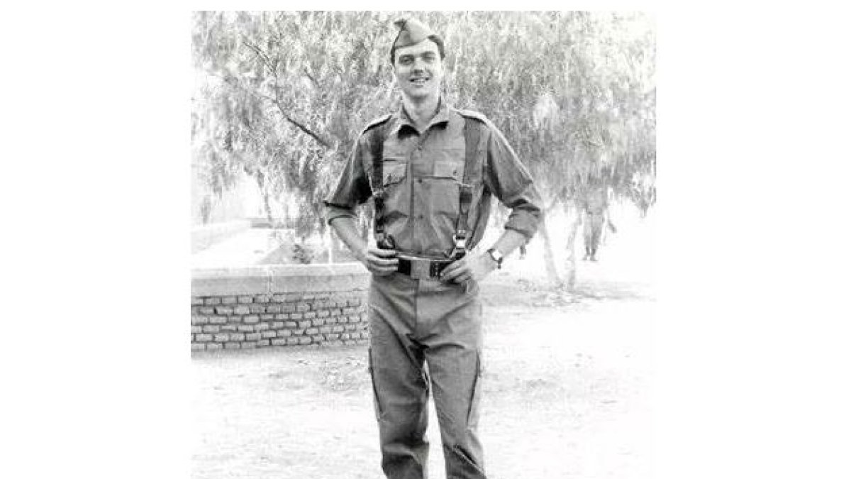 Camilo Sesto durante su mili.