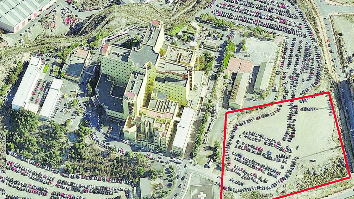 Suelo reservado junto a Torrecárdenas.