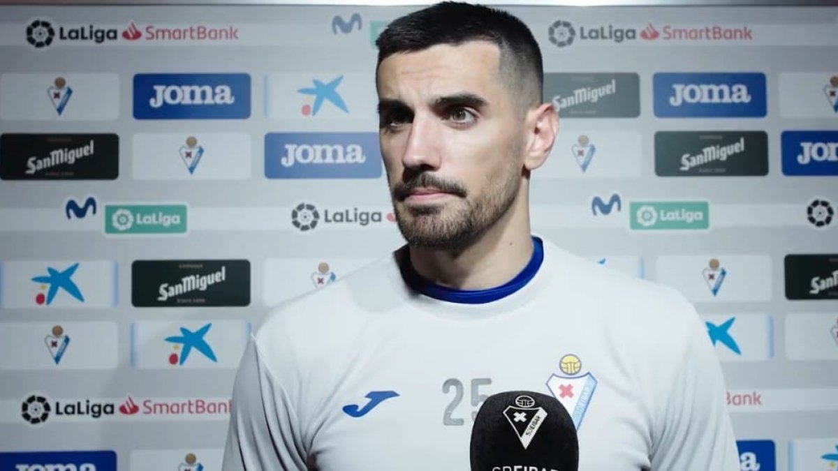 Chema Rodríguez, central del Eibar.