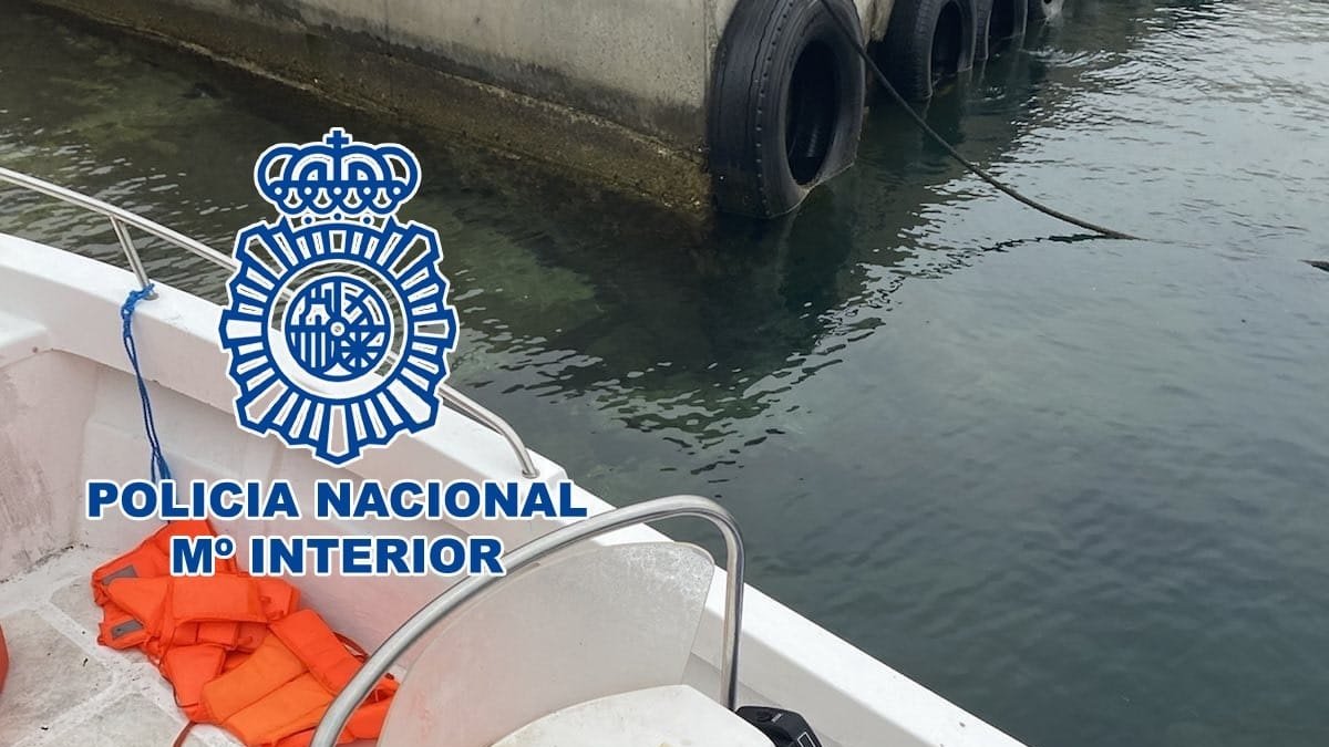 Imagen de archivo de una patera.